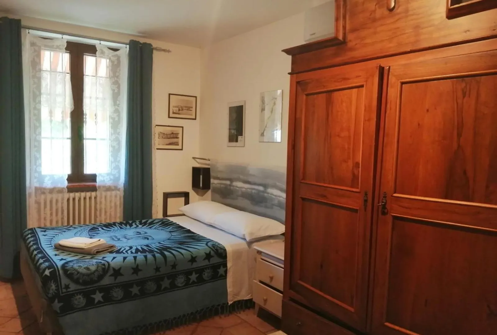 דירות לונאטו Hill House
